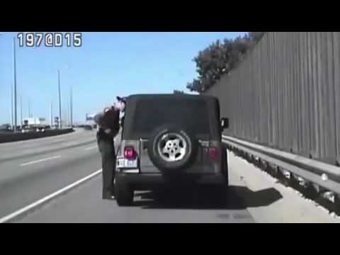 سيّدة مخمورة تدهس شرطيًا وتتسبب في انقلاب سيارة أخرى