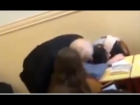 ردّ فعل مُعلّم مع طالبته بعد نومها في الفصل