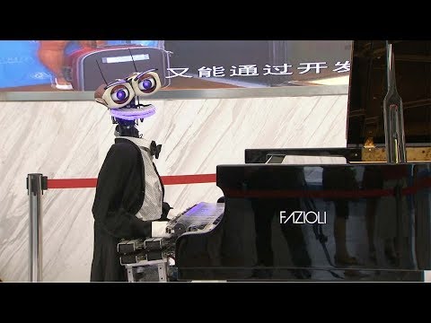 روبوت بـ 53 إصبعًا يبهر المعجبين بأشهر المعزوفات