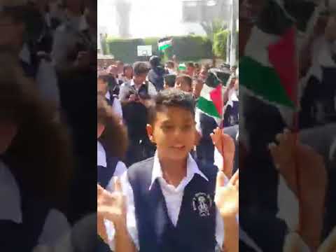 شاهد مدارس غزة تحتفل باتفاق المصالحة بين فتح وحماس