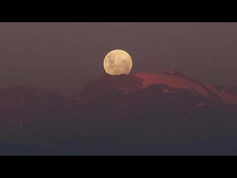 شاهد فرصة لمشاهدة القمر الدامي لأكثر من ساعة من الزمن