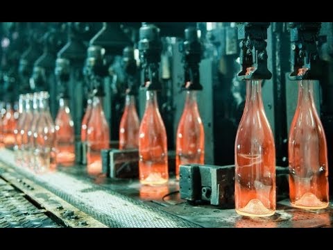 صناعة الزجاج مِن الرمال في المصانع العملاقة