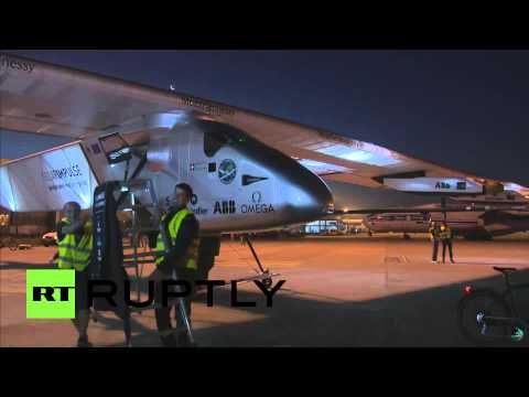 الأجسام الغريبة في ستافروبل تضيء السماء المظلمة ليلا