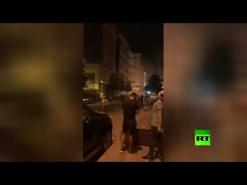 محتجون يحاولون اقتحام مدخل مجلس النواب في بيروت