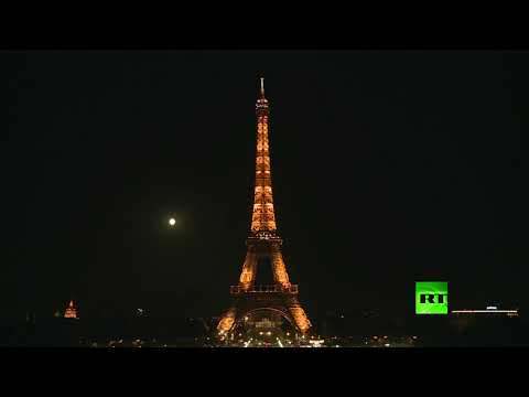 باريس تُكرم ضحايا مرفأ بيروت بإطفاء أضواء برج إيفيل