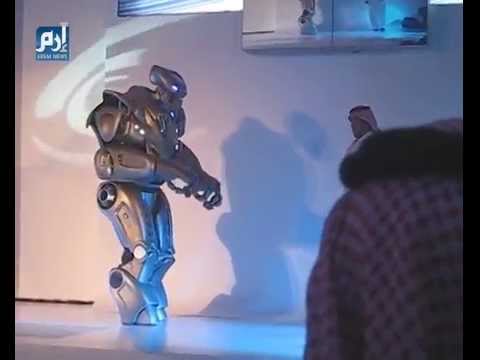  الإمارات للهوية  تُعين الروبوت حمد لخدمة المتعاملين