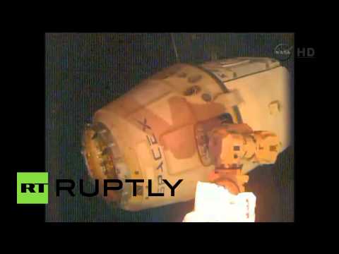 انفصال الكبسولة القابلة للاستعادة عن المحطة الفضائيَّة