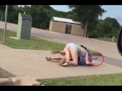 مشادة بين فتاتين تتحول إلى خناقة بالأسلحة