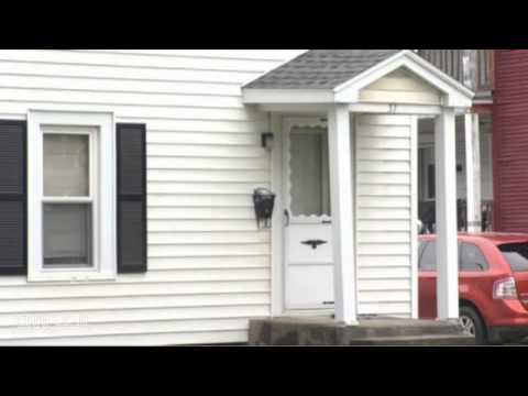 رجل يحبس زوجته لسنوات طويلة لاتهامها بالخيانة