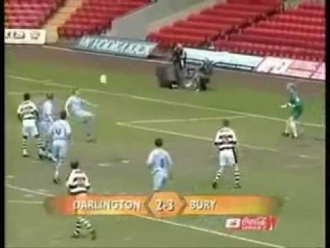 5 مواقف محرِجة تعرَّض لها نجوم الكرة المستديرة