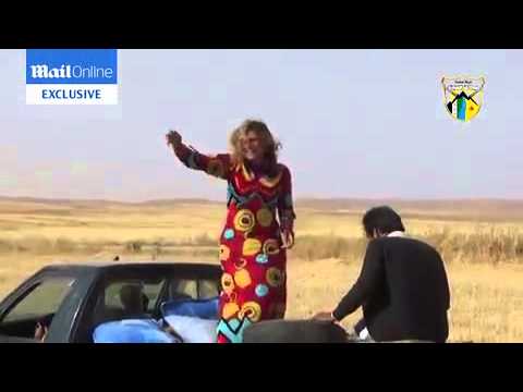 خلع السوريات للحجاب لتحررهن من داعش