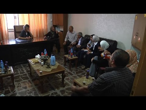 بالفيديو قراقع يجري زيارة لجمعية دار اليتيم