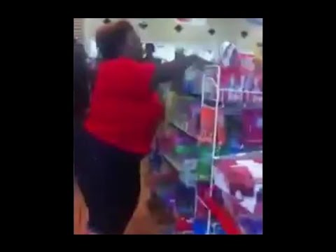 امرأة بدينة تهاجم سوبر ماركت