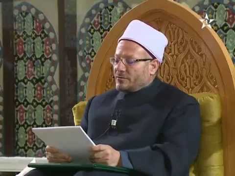شاهد مفتي مصر يلقي درسًا بحضور العاهل المغربي