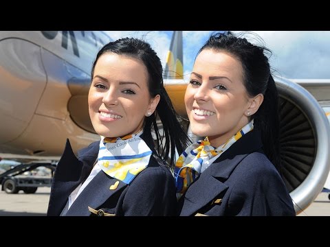 توأمتان بريطانيتان تتشاركان في كل شيء