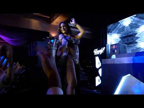 الجامعة الأميركية تستعين براقصة