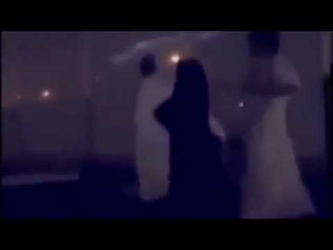 لحظة تعرض فتاة سعودية لتحرش جسدي