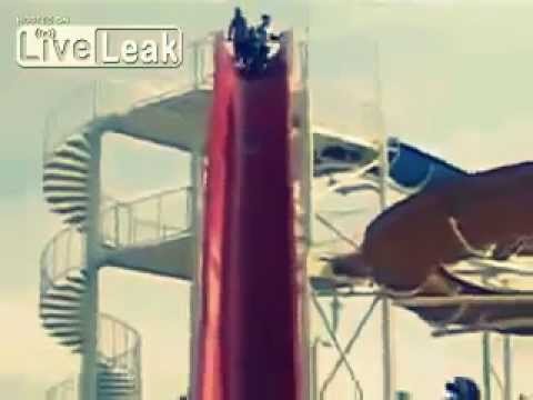 فتاة تغامر بالتزلج في لعبة مائية معطلة