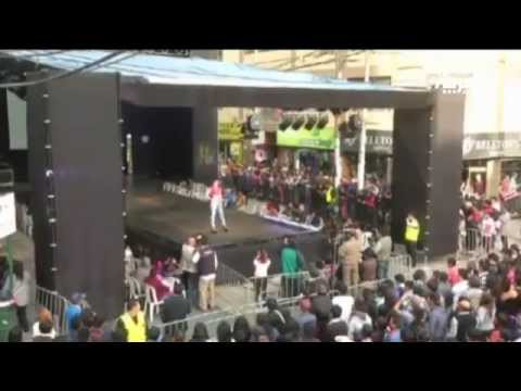 عرض أزياء مدته 30 ساعة متواصلة