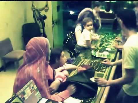 سرقة امرأة لمحل ذهب