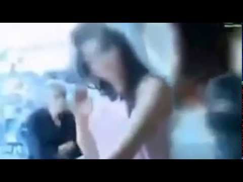 خناقة حريمي نشبت بين مجموعة من الفتيات في الشارع العام