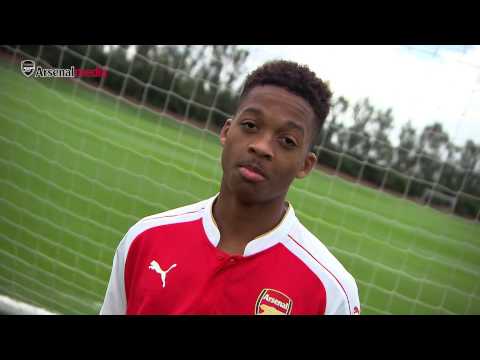 مقابلة ريهانا حلم ناشئي فريق آرسنال