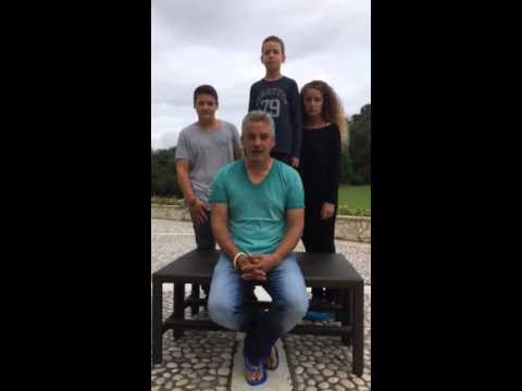 روبيرتو باجيو يشترك في تحدي  دلو الثلج