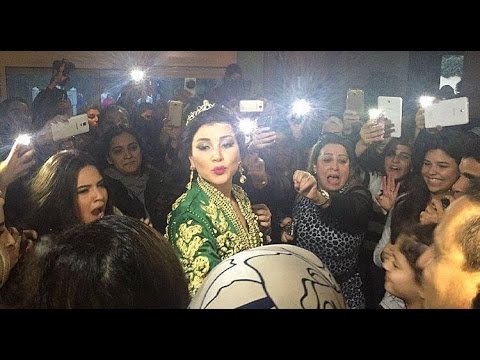 أب حنان لخضر يضرب شابًا