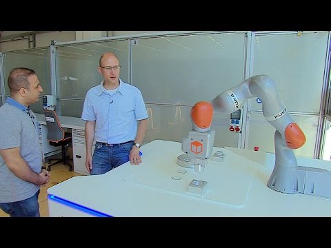 لا حواجز بين الروبوت والانسان في المصانع