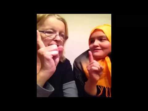 أميركيَّة تلقن والدتها الشهادتين